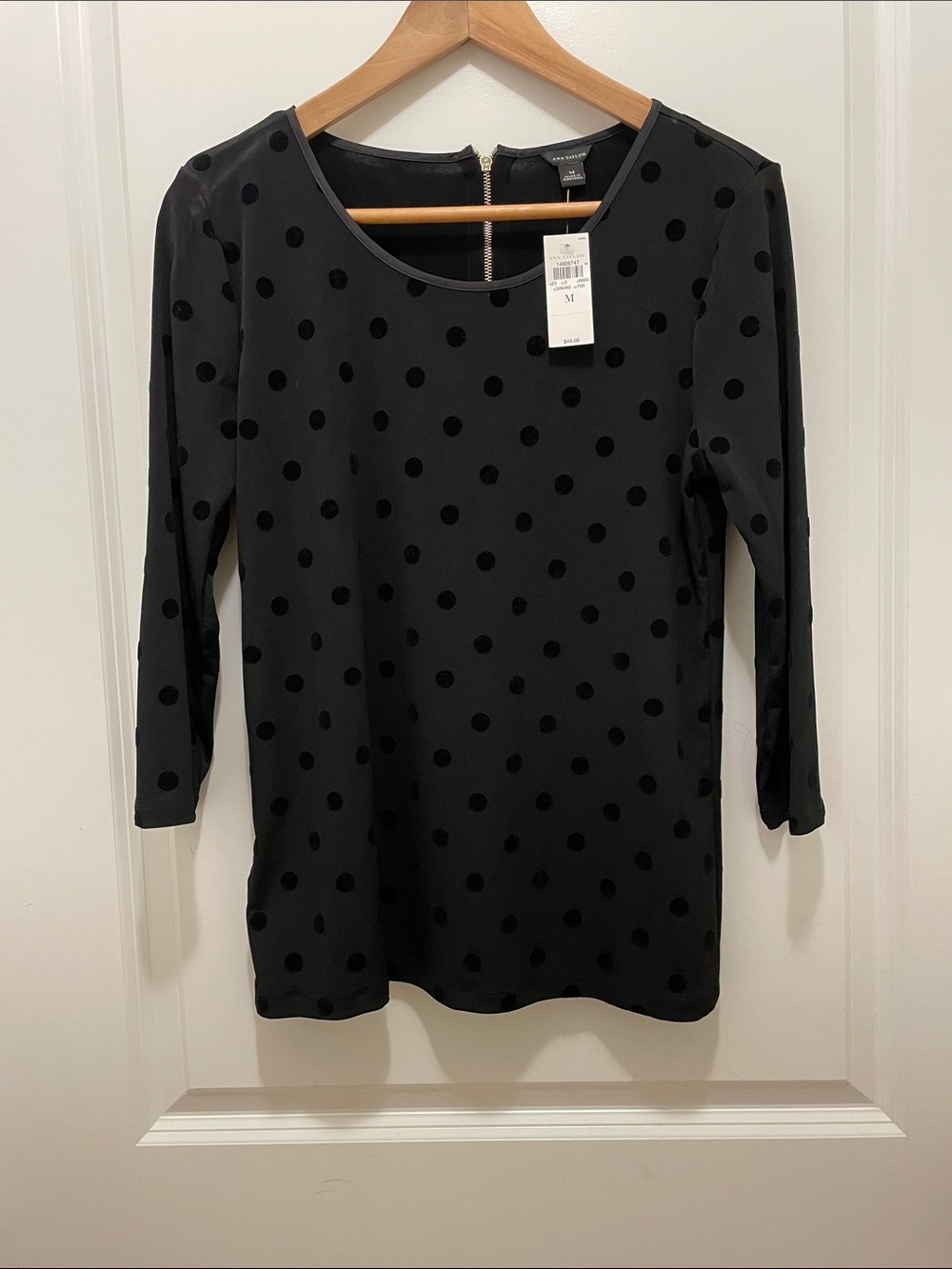 Ann Taylor Black Long-Sleeve Dot-Texture Top
